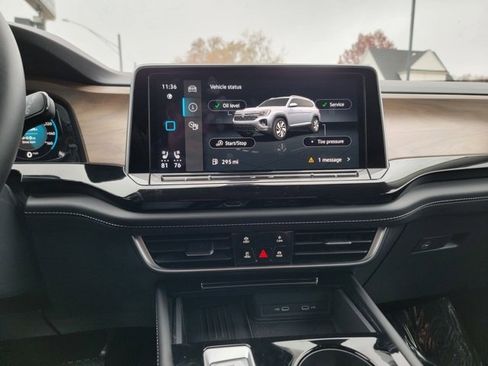 Used 2025 Volkswagen Atlas SE image 39