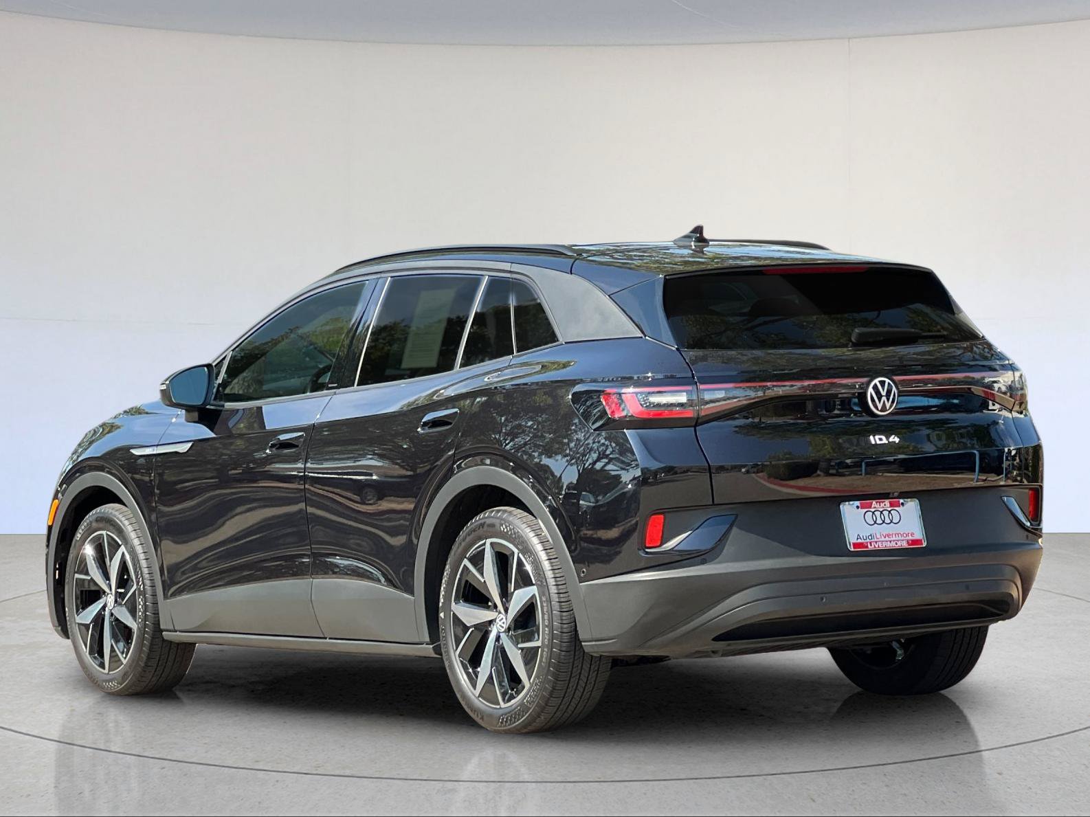Used 2023 Volkswagen ID.4 S RWD image 4