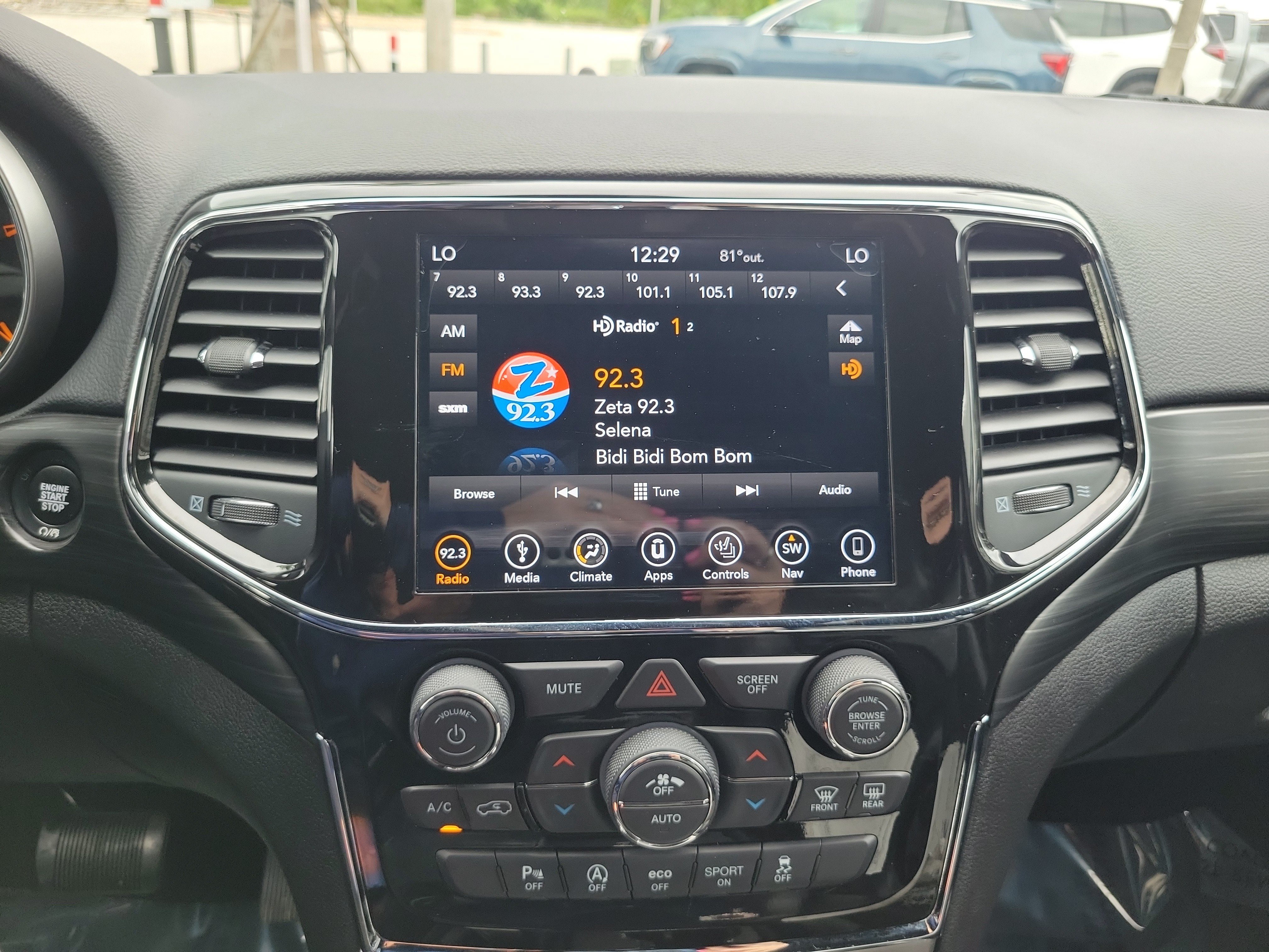 Used 2019 Jeep Grand Cherokee Altitude RWD image 22