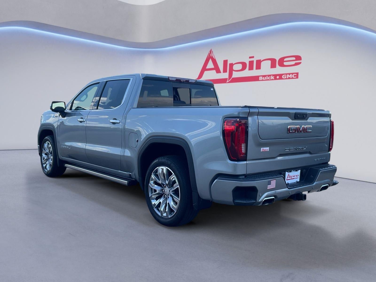 Used 2024 GMC Sierra 1500 Denali AWD/4WD image 3