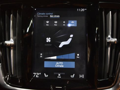 Used 2017 Volvo S90 T6 Momentum w/ Vision Package image 32