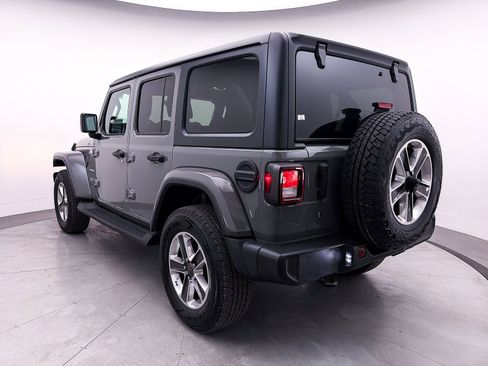 Used 2019 Jeep Wrangler Unlimited Sahara AWD/4WD image 14