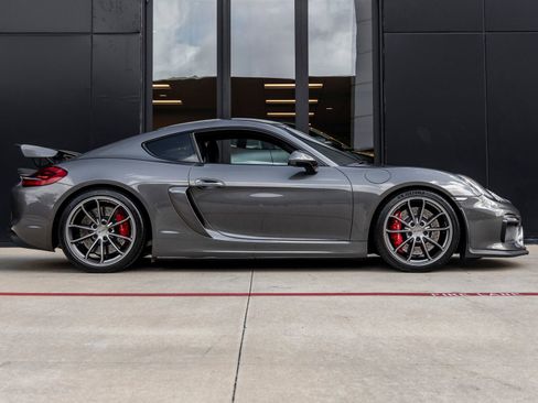 Certified 2016 Porsche Cayman GT4 RWD image 12