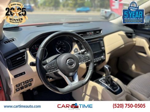 Used 2018 Nissan Rogue SV w/ Sun & Sound Touring Package FWD image 8
