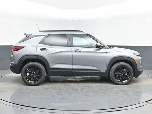 New 2026 Chevrolet TrailBlazer LT w/ Midnight Edition FWD image 15