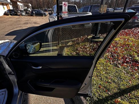 Used 2021 Honda Insight EX image 30