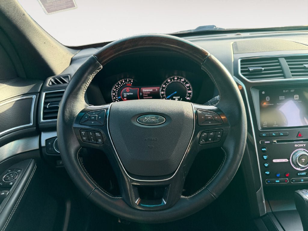Used 2017 Ford Explorer Platinum AWD/4WD image 14
