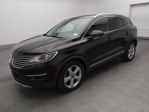 Used 2017 Lincoln MKC Premiere FWD image 2