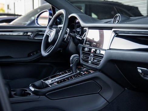 Certified 2026 Porsche Macan image 49