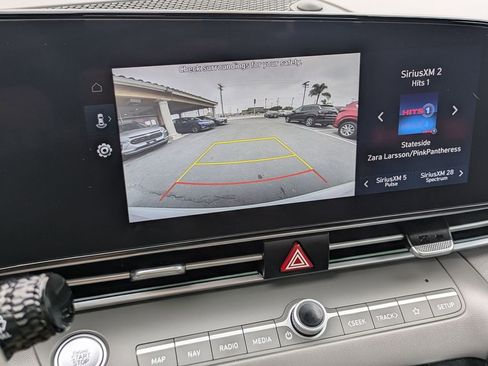 Used 2025 Hyundai Elantra SEL FWD image 23