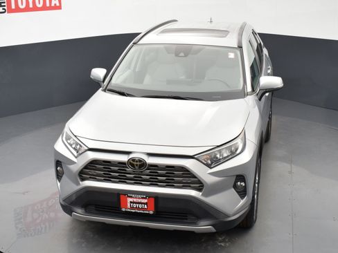 Used 2020 Toyota RAV4 Limited w/ Carpet Mat Package image 27