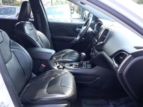Used 2019 Jeep Cherokee Limited AWD/4WD image 9