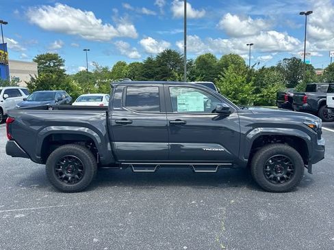 Used 2026 Toyota Tacoma SR5 AWD/4WD image 2