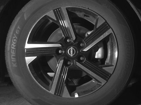 Used 2025 Nissan Sentra SV FWD image 13