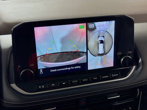 Used 2023 Nissan Rogue SL w/ SL Premium Package image 3