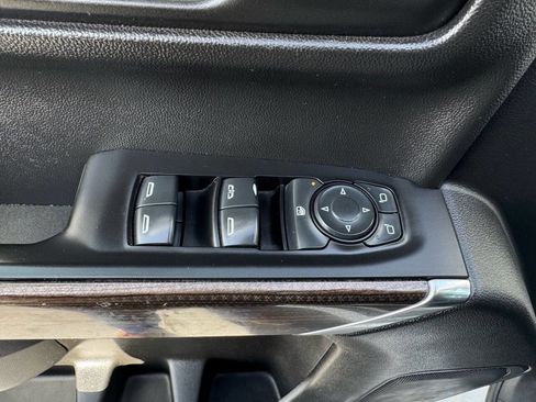 Used 2020 Chevrolet Silverado 1500 LT w/ Convenience Package image 14