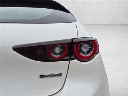 Used 2022 MAZDA MAZDA3 s FWD image 13