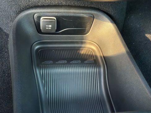 New 2026 Chrysler Voyager LX image 28