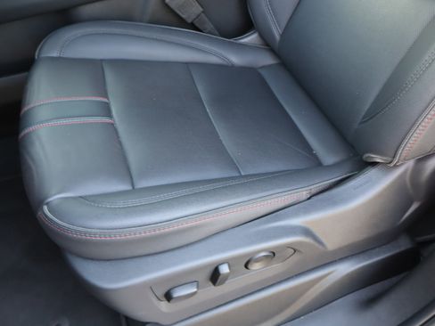 Used 2025 Chevrolet Suburban RST w/ Comfort Package image 19