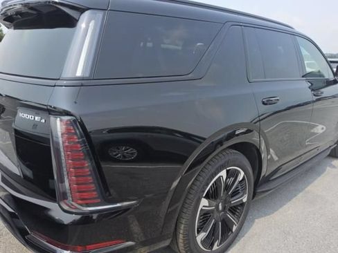 Used 2026 Cadillac Escalade IQL Sport 1 AWD/4WD image 5