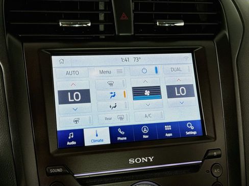 Used 2020 Ford Fusion Energi Titanium FWD image 28