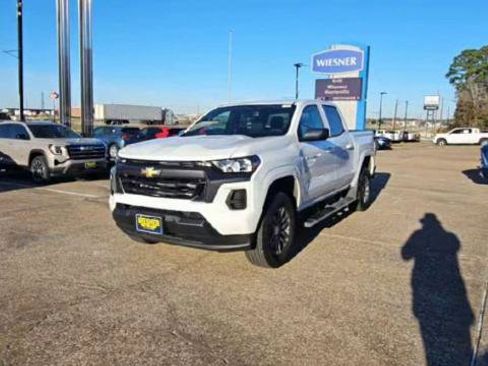 Certified 2025 Chevrolet Colorado LT image 2