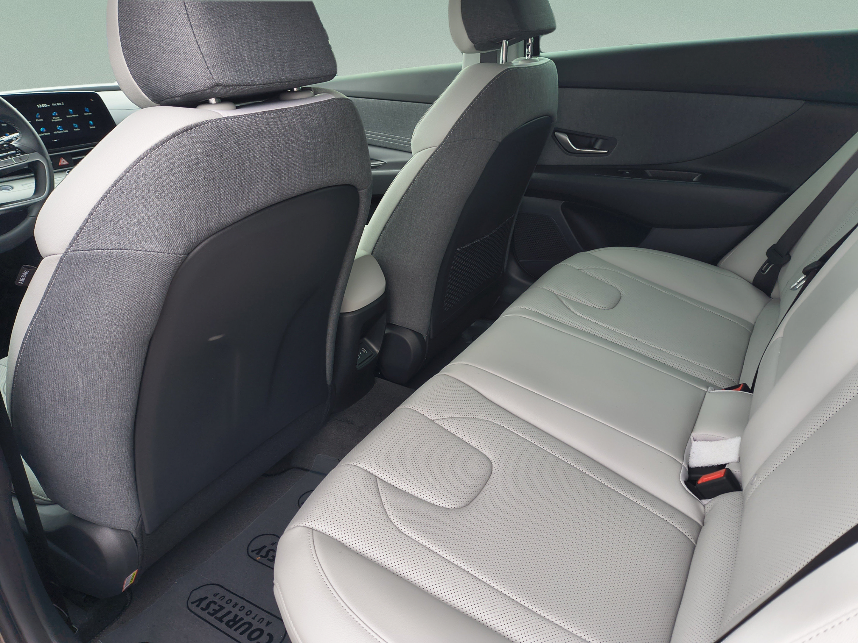 New 2026 Hyundai Elantra Limited FWD image 14