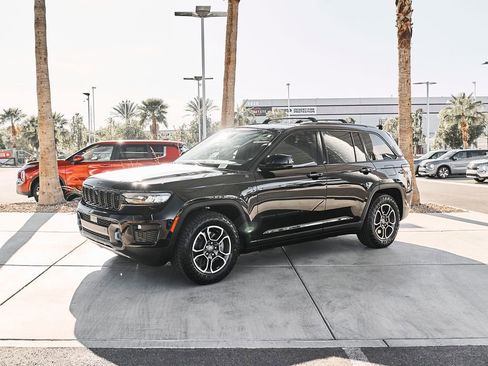 Used 2022 Jeep Grand Cherokee Trailhawk w/ Advanced Protech Group II image 4