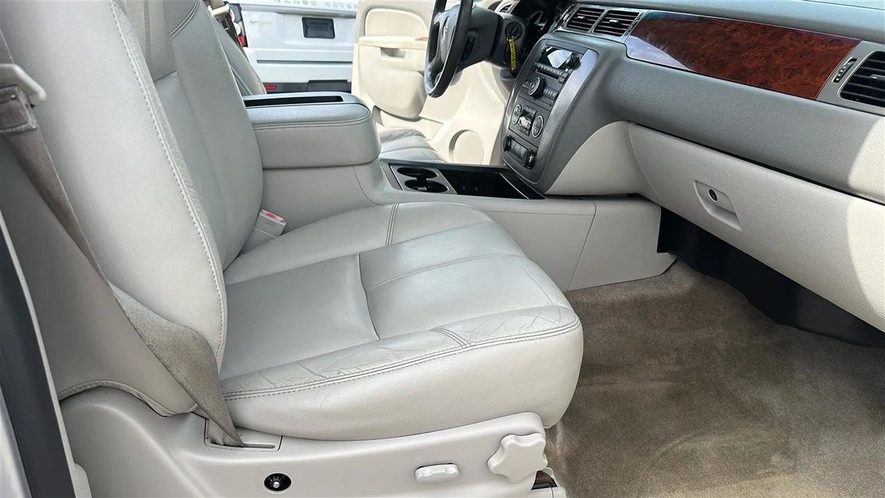 Used 2014 GMC Yukon XL SLT RWD image 34