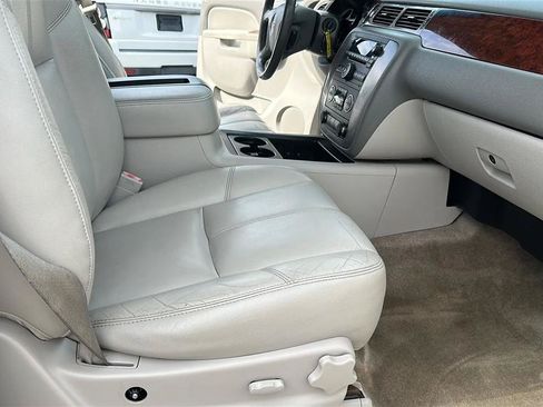 Used 2014 GMC Yukon XL SLT RWD image 34