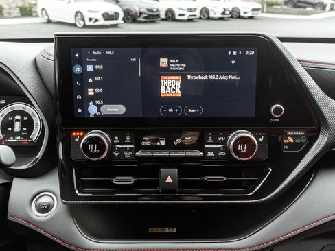 Used 2025 Toyota Highlander XSE image 18