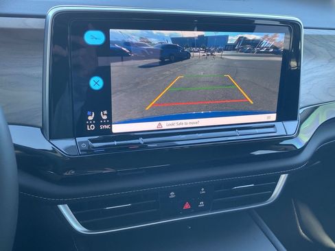 New 2026 Volkswagen Atlas SE FWD image 22