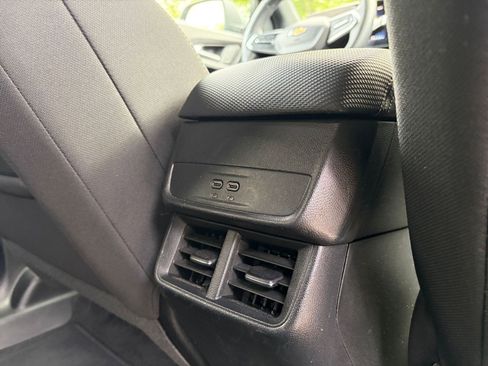 Used 2025 Chevrolet Equinox LT FWD image 22