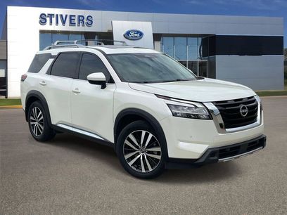 Used 2024 Nissan Pathfinder Platinum w/ Cargo Package