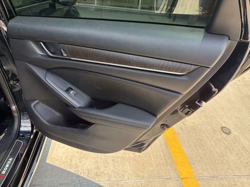 Used 2019 Honda Accord EX-L image 11