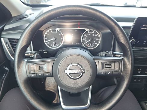 Used 2024 Nissan Rogue S AWD/4WD image 15