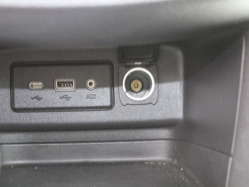 Used 2020 Chevrolet Equinox LT w/ Driver Convenience Package FWD image 21