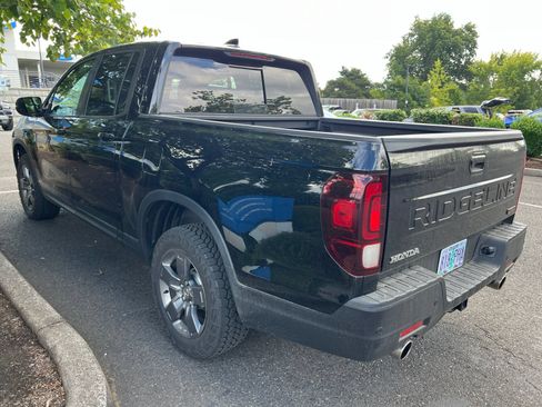 Used 2025 Honda Ridgeline TrailSport image 6