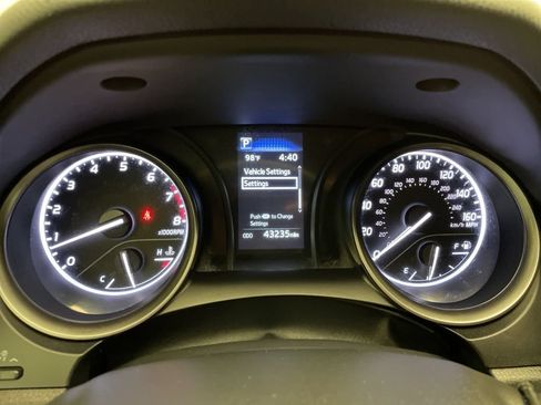 Used 2024 Toyota Camry SE FWD image 12