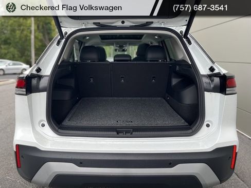 New 2025 Volkswagen Tiguan SE image 19