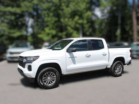 Used 2023 Chevrolet Colorado LT RWD image 4