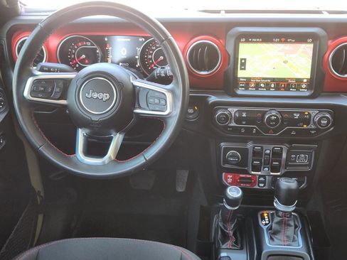 Used 2022 Jeep Wrangler Unlimited Rubicon w/ LED Lighting Group AWD/4WD image 9