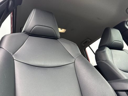 Used 2024 Toyota Corolla Cross XLE image 18