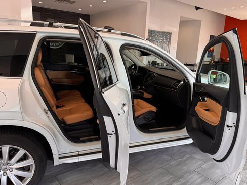 Used 2016 Volvo XC90 T6 Momentum w/ Momentum Plus Package AWD/4WD image 17