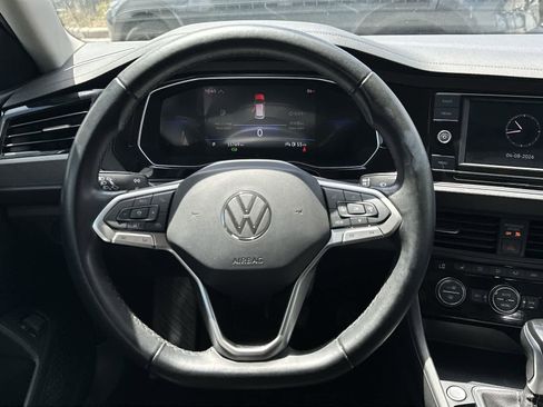 Used 2024 Volkswagen Jetta SE FWD image 20