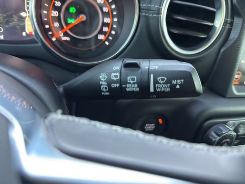 Used 2018 Jeep Wrangler Unlimited Sahara w/ Quick Order Package 24M Moab AWD/4WD image 19