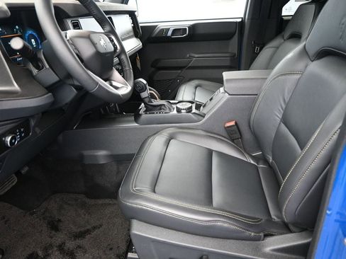 New 2025 Ford Bronco Badlands image 9
