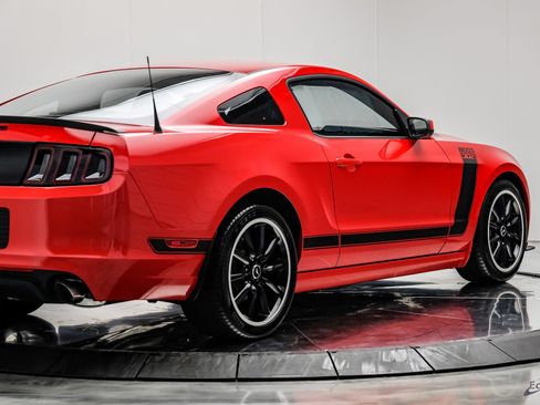Used 2013 Ford Mustang Boss 302 w/ Boss 302 Accessory Pkg RWD image 18