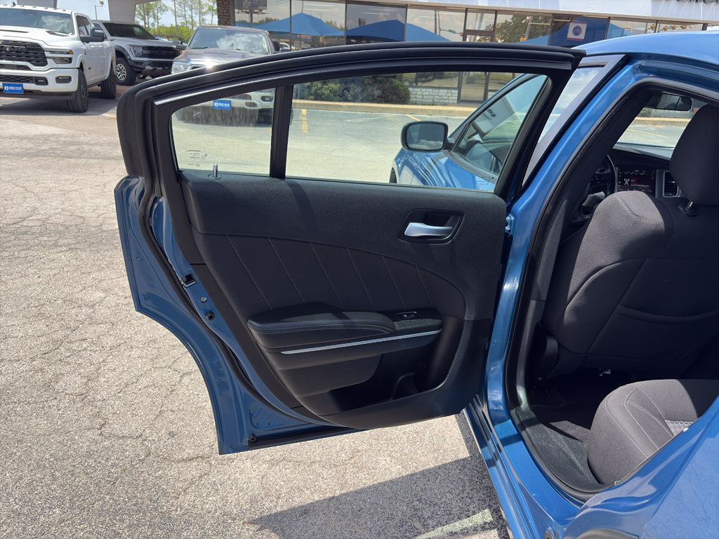 Used 2023 Dodge Charger SXT RWD image 10