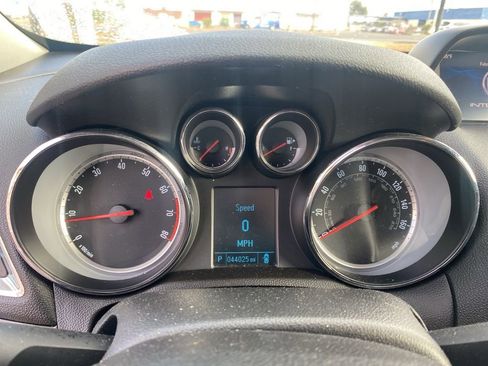 Used 2014 Buick Encore FWD image 19